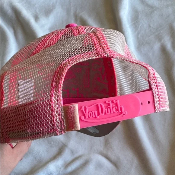 VON DUTCH VIBRANT PINK CLASSIC TRUCKER HAT - BRAND NEW & UNWORN 🩷 - Picture 8 of 10